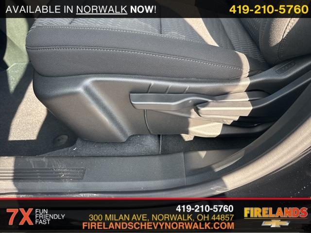 new 2026 Chevrolet Equinox car, priced at $28,490