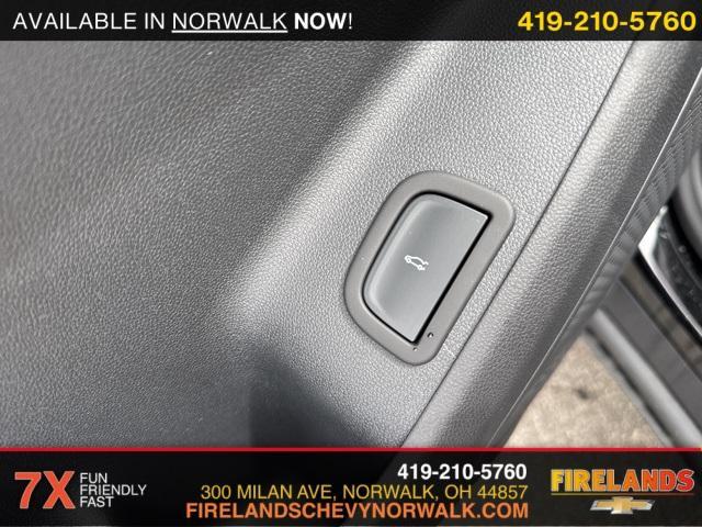 new 2025 Chevrolet Traverse car, priced at $41,195