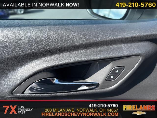 new 2025 Chevrolet Trax car, priced at $27,045