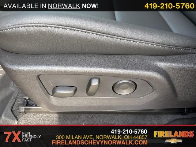 new 2025 Chevrolet Colorado car, priced at $44,100