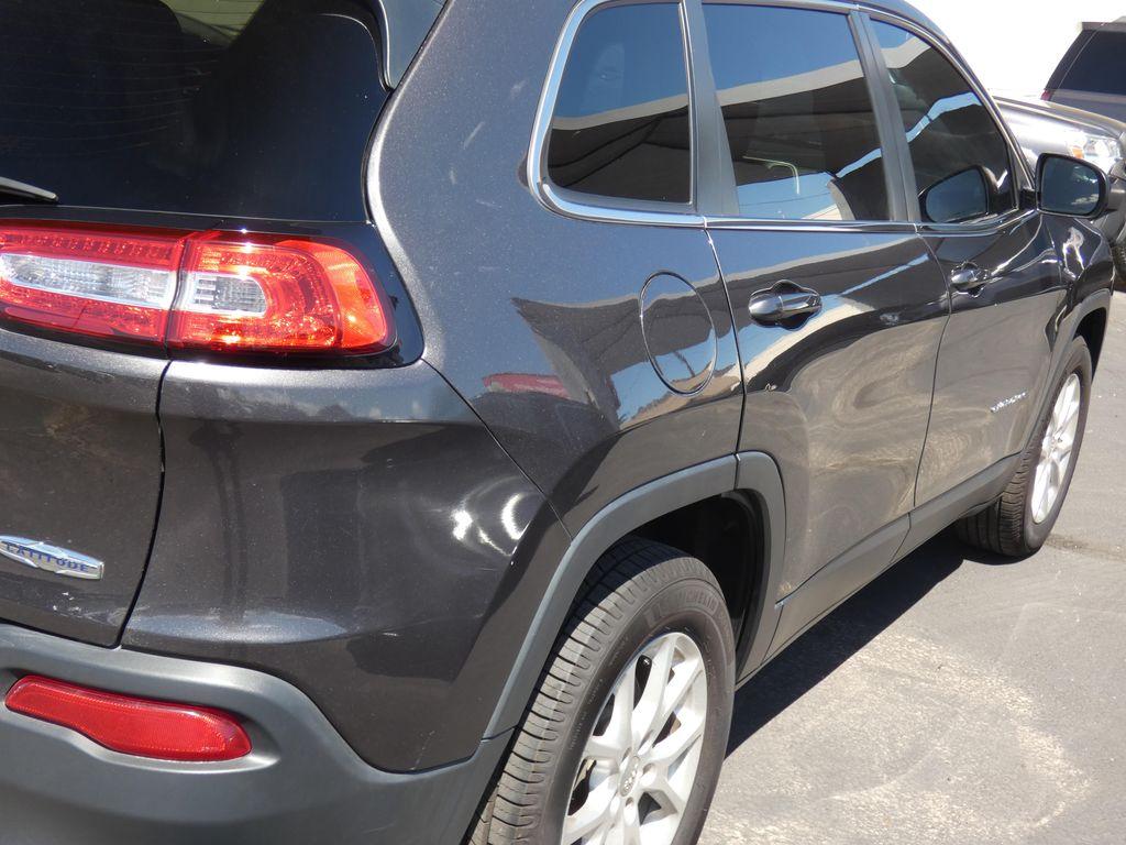 used 2014 Jeep Cherokee car, priced at $9,200