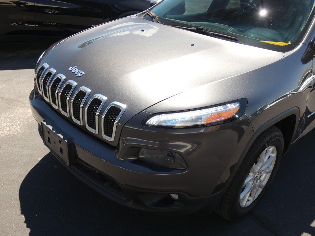 used 2014 Jeep Cherokee car, priced at $9,200