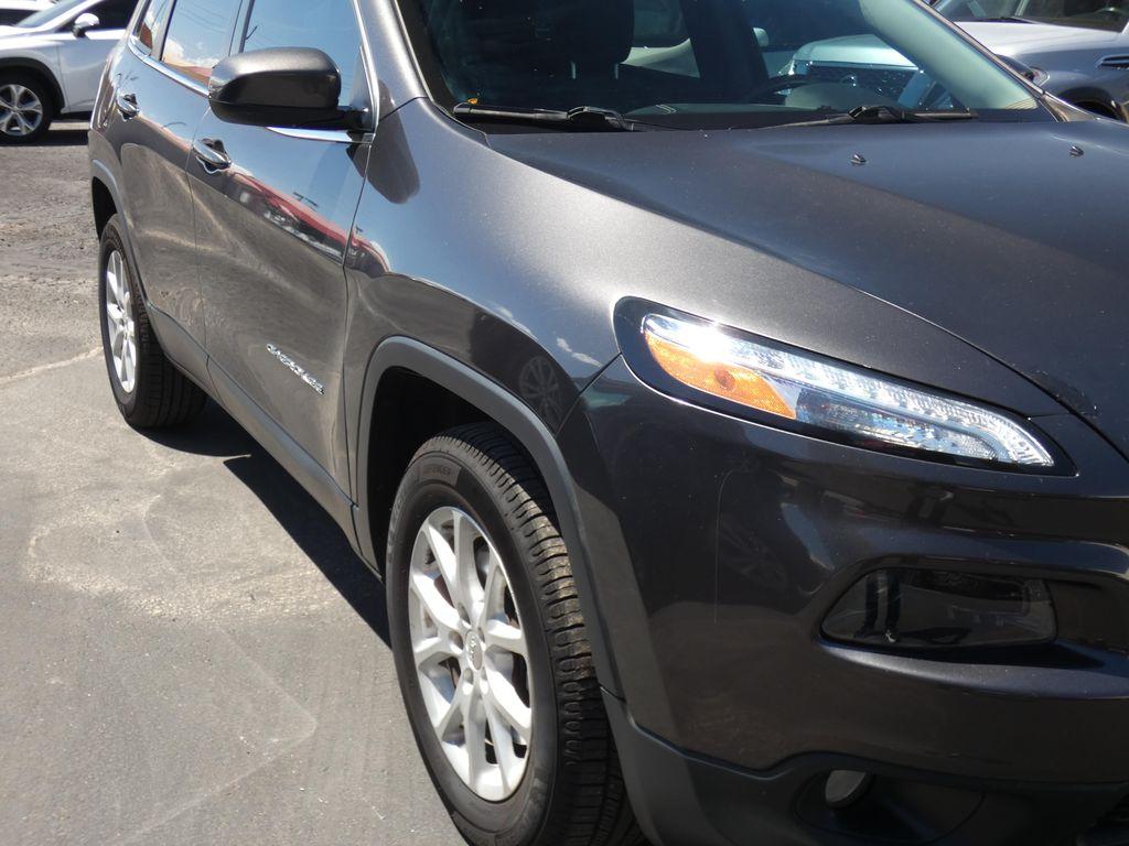 used 2014 Jeep Cherokee car, priced at $9,200
