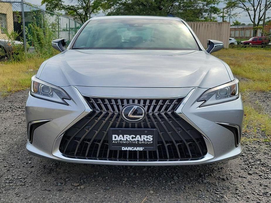 new 2025 Lexus ES 300h car, priced at $47,248