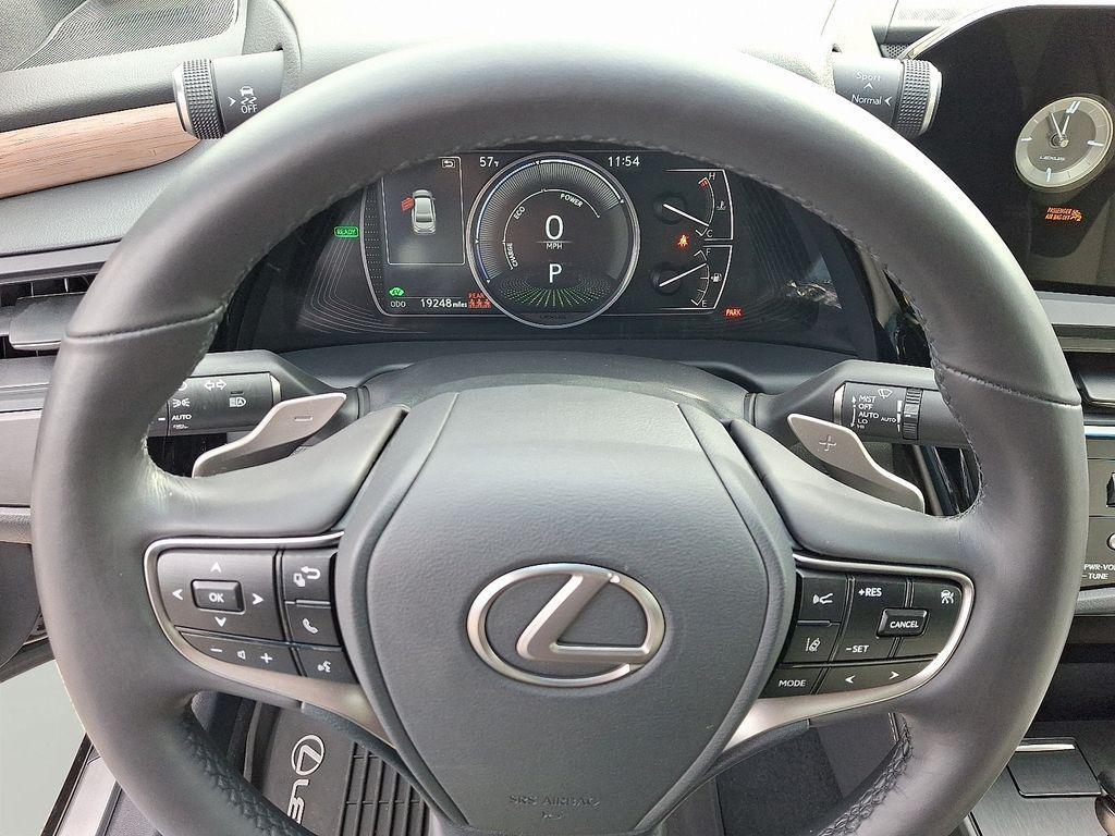 used 2023 Lexus ES 300h car, priced at $38,000