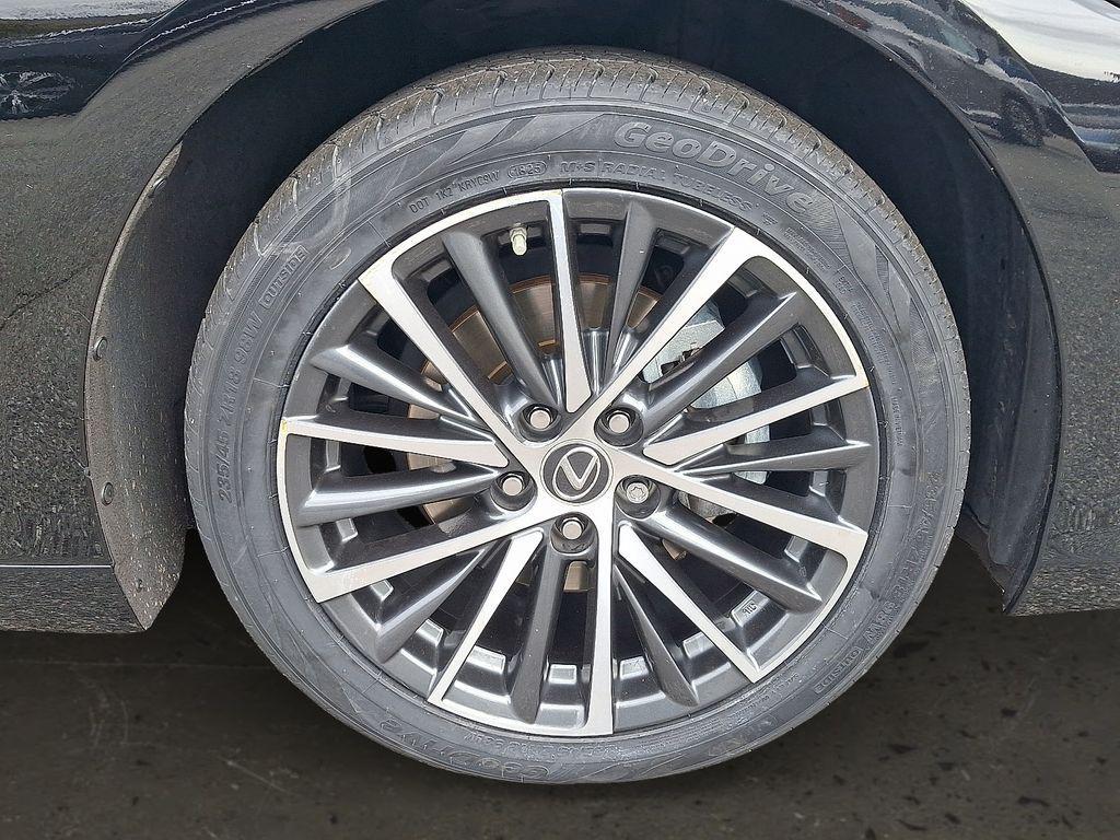 used 2023 Lexus ES 300h car, priced at $38,000