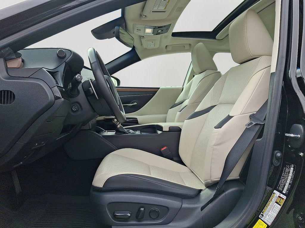 used 2023 Lexus ES 300h car, priced at $38,000