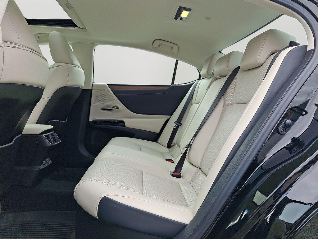 used 2023 Lexus ES 300h car, priced at $38,000