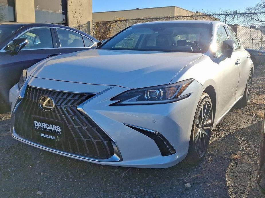 new 2025 Lexus ES 350 car, priced at $47,829