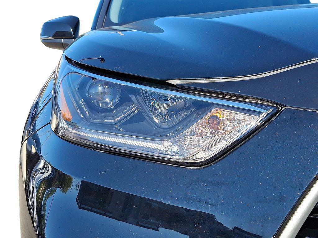 used 2021 Toyota Highlander car, priced at $35,000