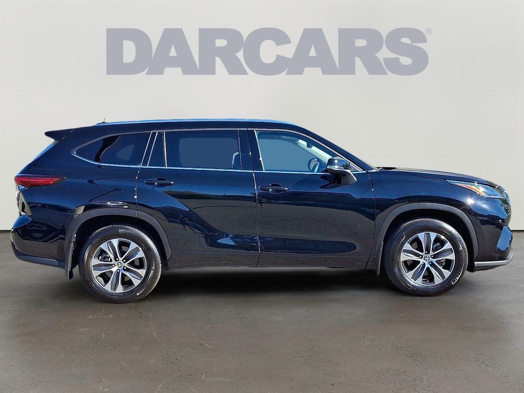 used 2021 Toyota Highlander car, priced at $35,000