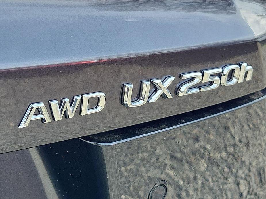 new 2024 Lexus UX 250h car, priced at $40,513