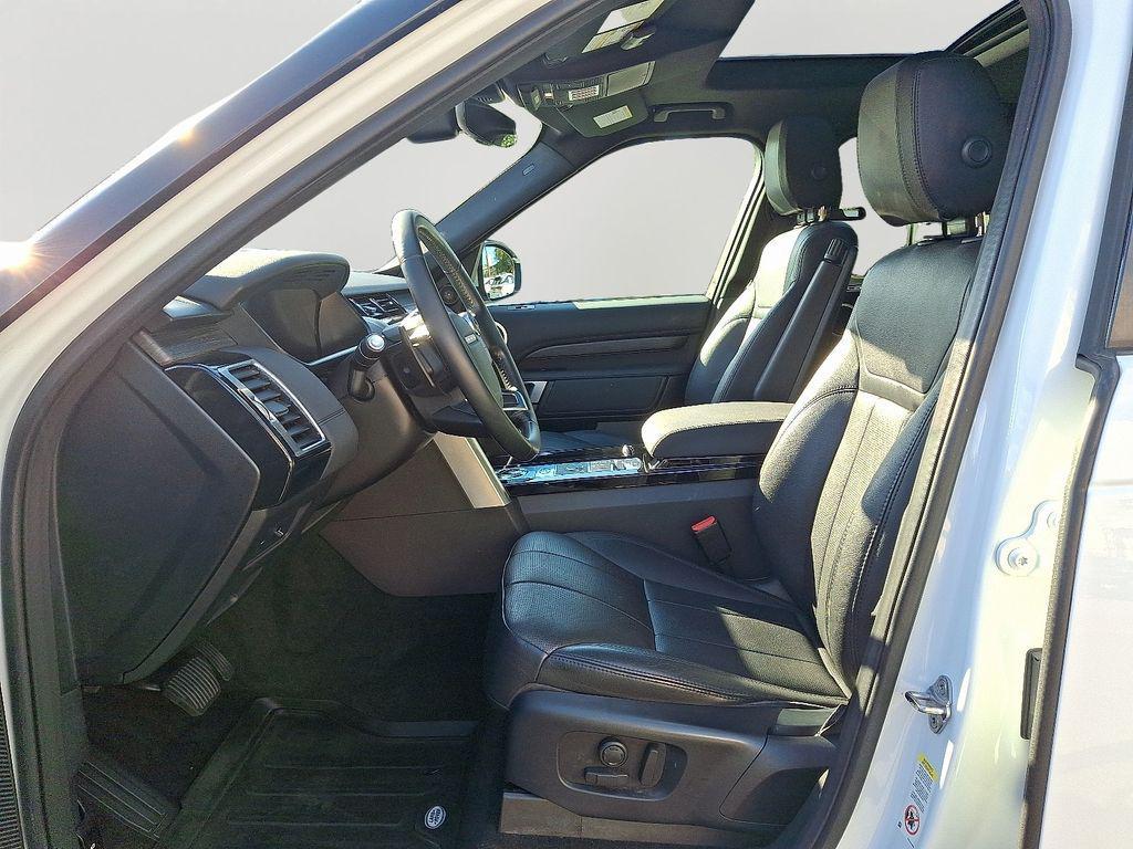 used 2018 Land Rover Discovery car, priced at $19,000