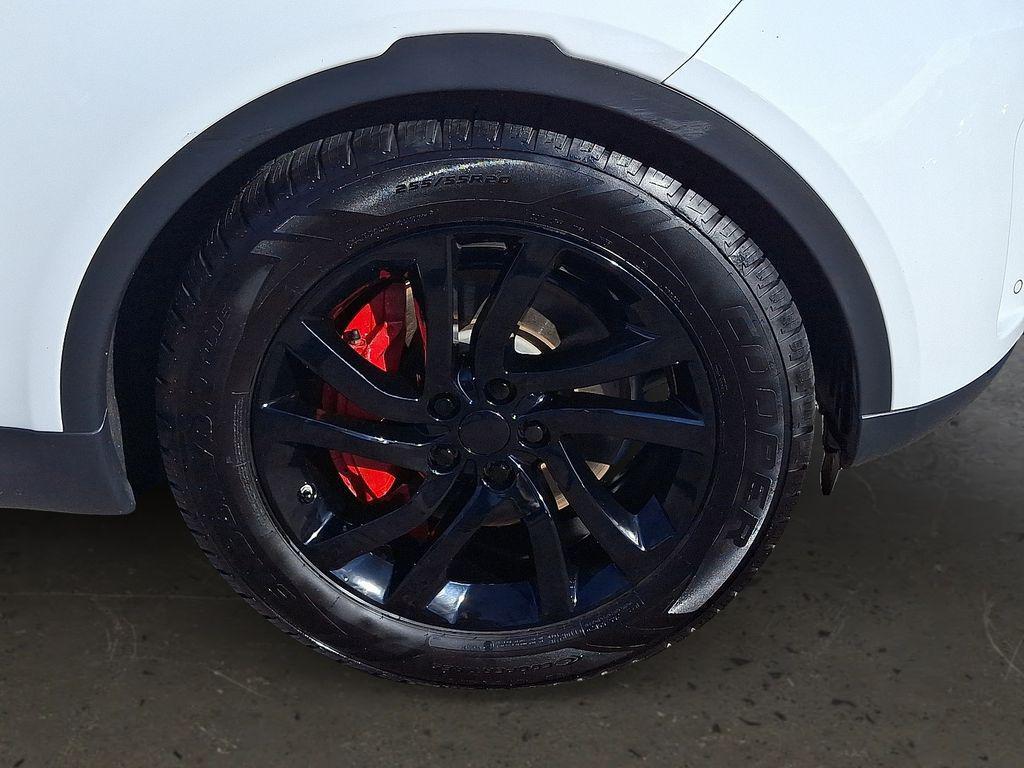 used 2018 Land Rover Discovery car, priced at $19,000