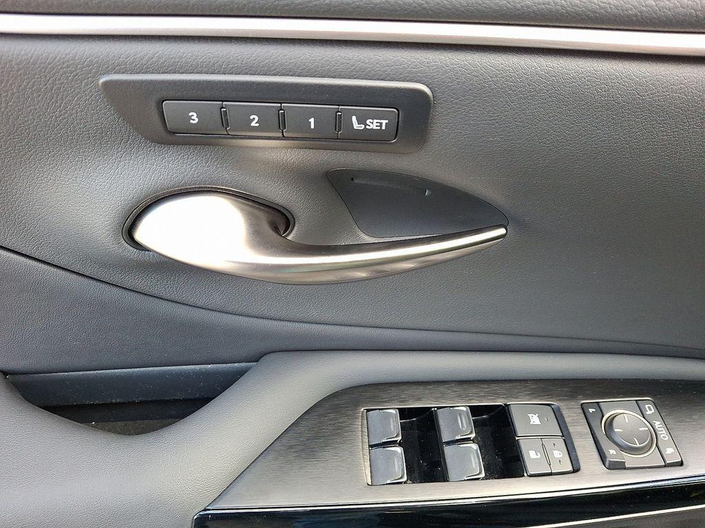 used 2024 Lexus ES 350 car, priced at $38,180