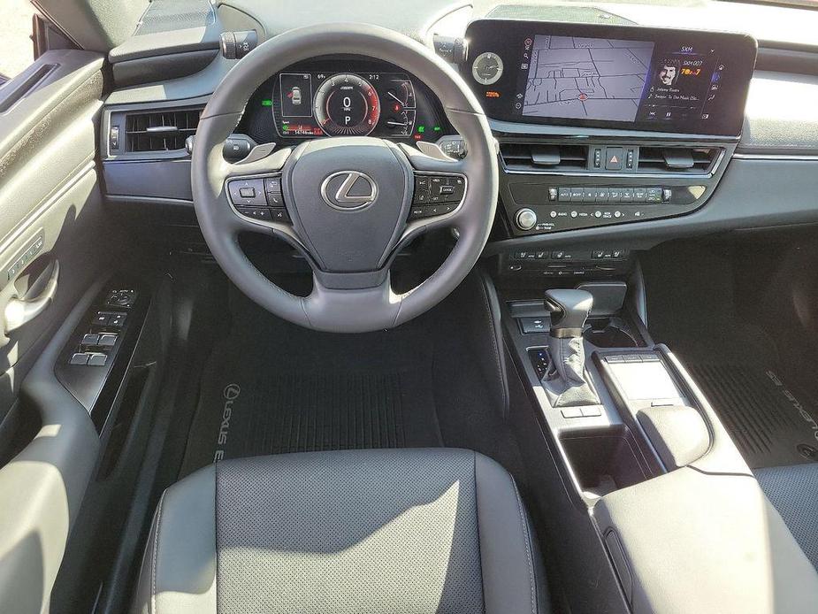 used 2022 Lexus ES 300h car, priced at $39,000