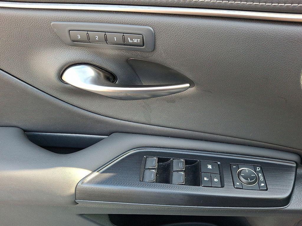 used 2021 Lexus ES 350 car, priced at $27,995