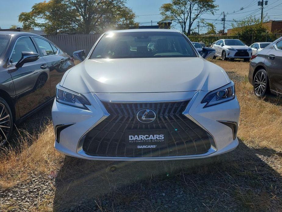 new 2025 Lexus ES 300h car, priced at $50,514