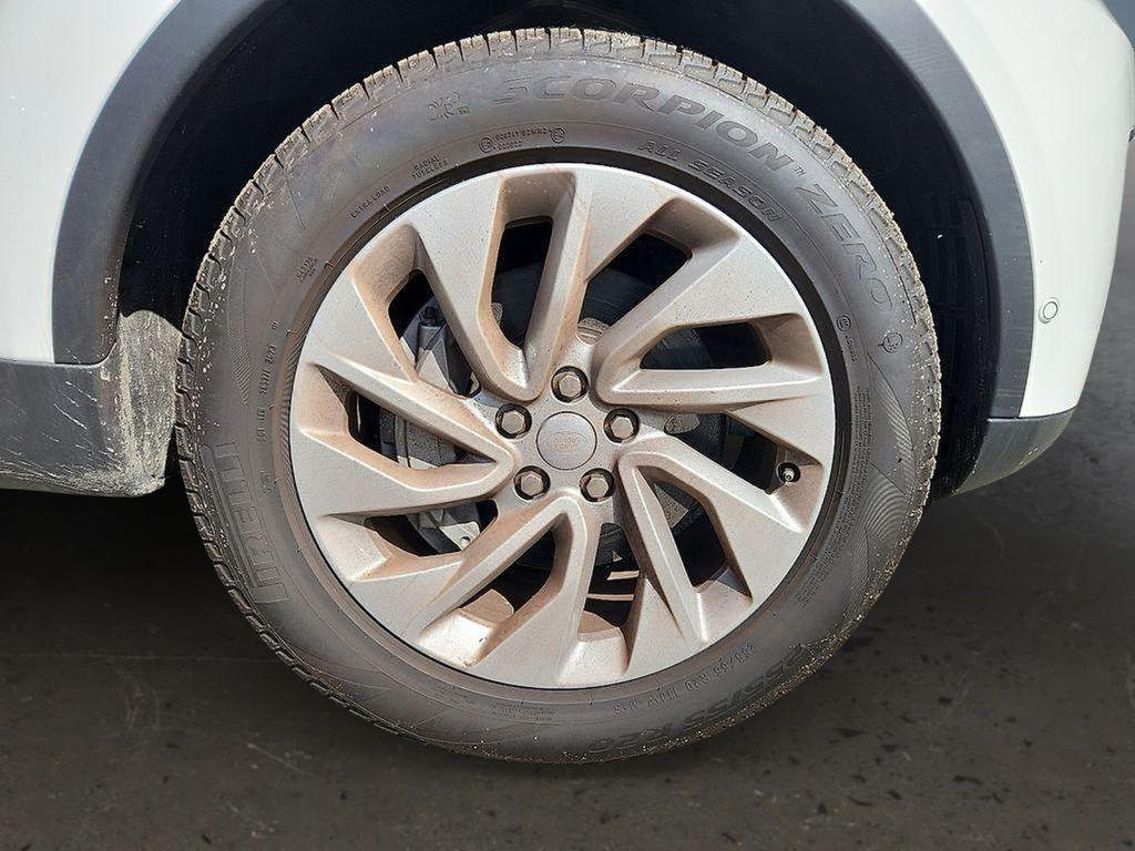used 2024 Land Rover Discovery car, priced at $49,500