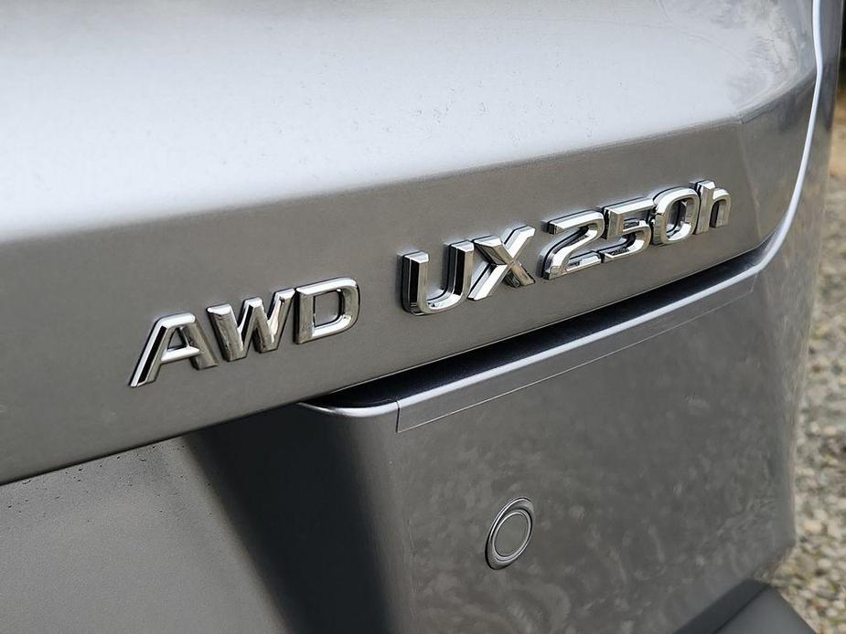 new 2024 Lexus UX 250h car, priced at $40,953