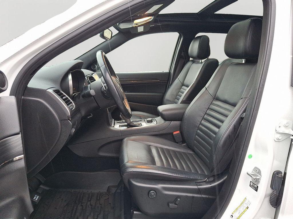 used 2021 Jeep Grand Cherokee car, priced at $30,000