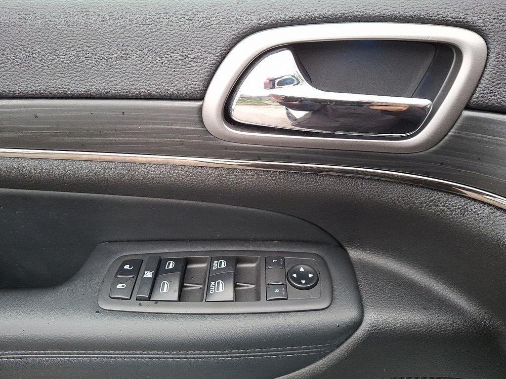 used 2021 Jeep Grand Cherokee car, priced at $30,000