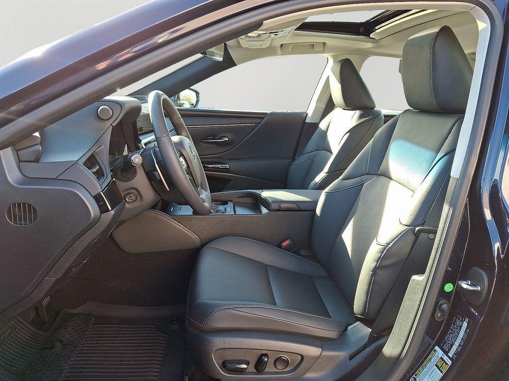 used 2023 Lexus ES 350 car, priced at $37,000