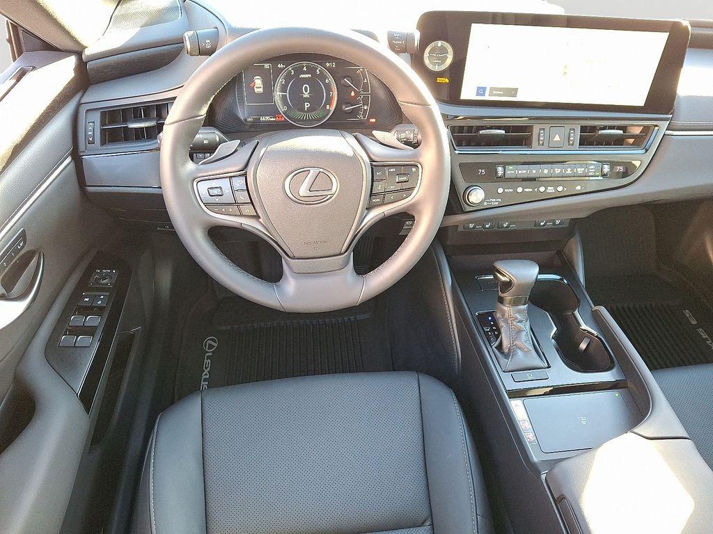 used 2023 Lexus ES 350 car, priced at $37,000