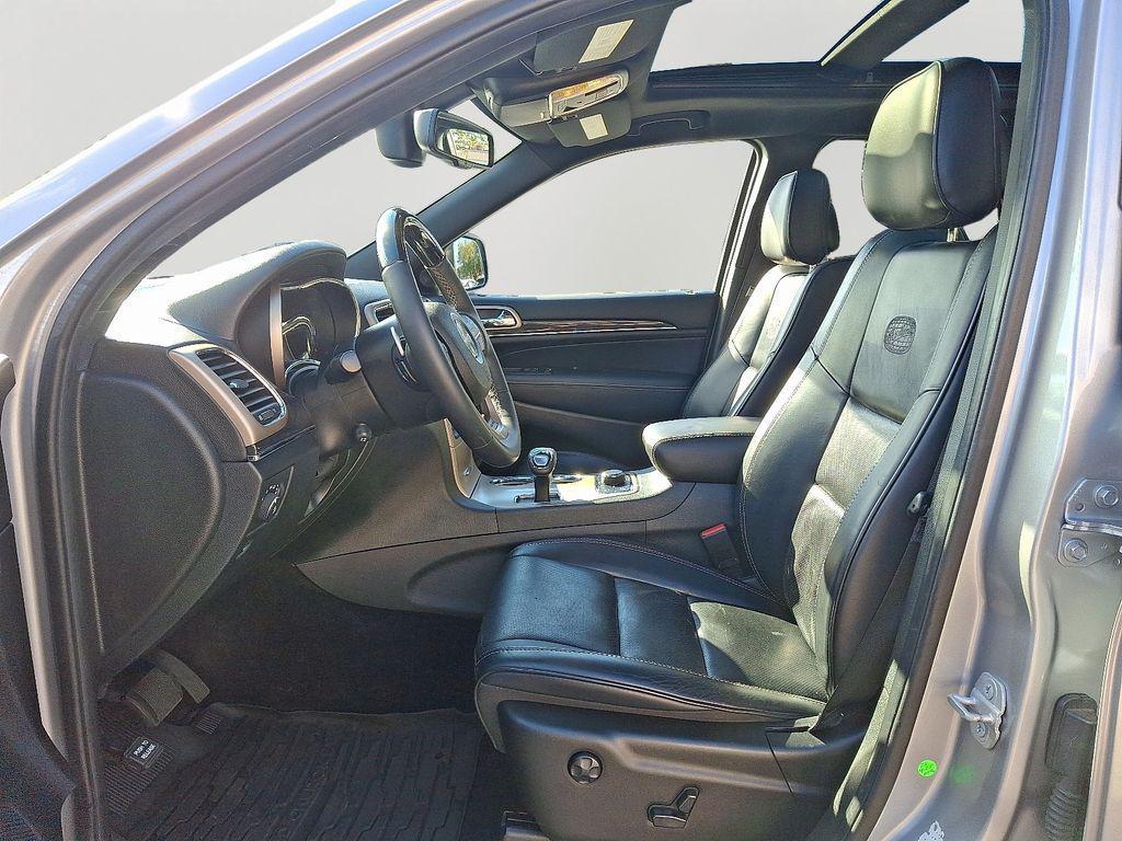 used 2015 Jeep Grand Cherokee car, priced at $13,500