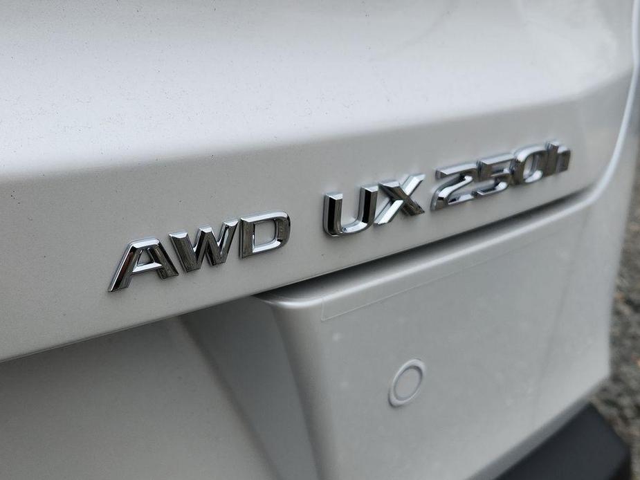 new 2024 Lexus UX 250h car, priced at $41,151