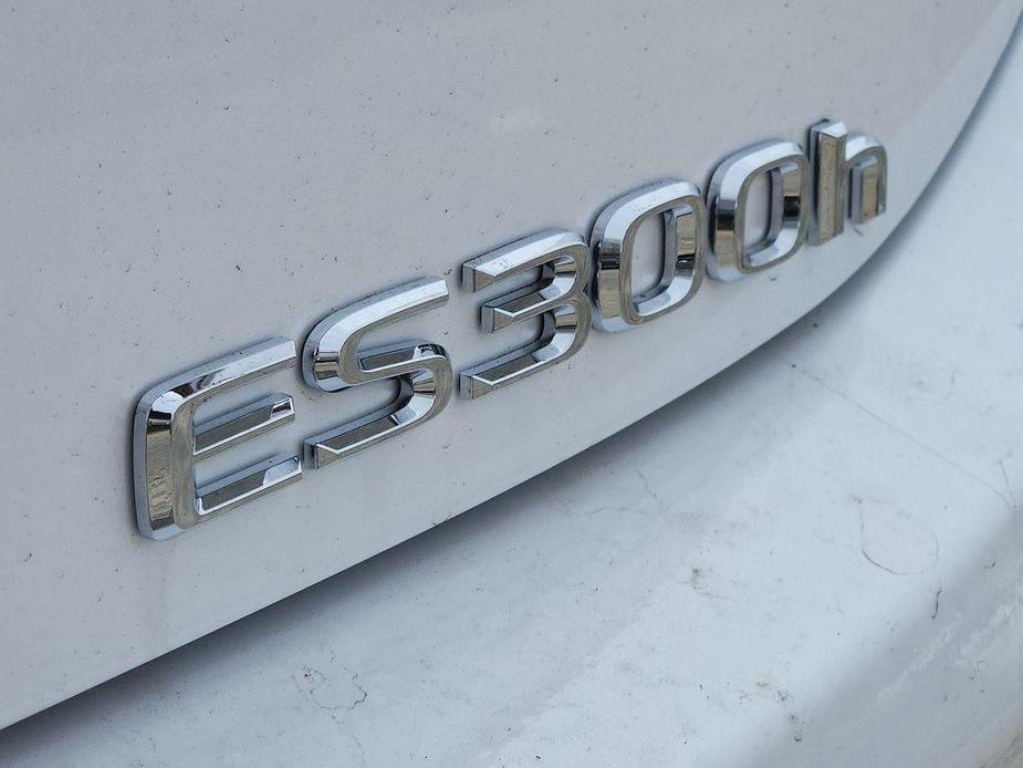 new 2024 Lexus ES 300h car, priced at $49,530