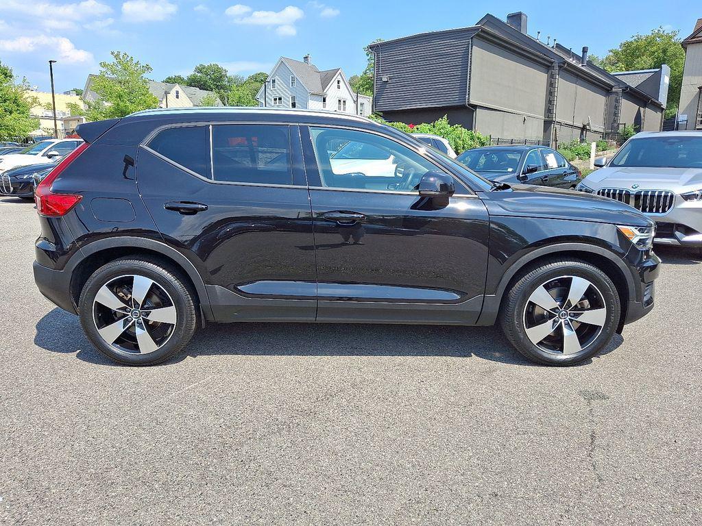 used 2020 Volvo XC40 car, priced at $23,500