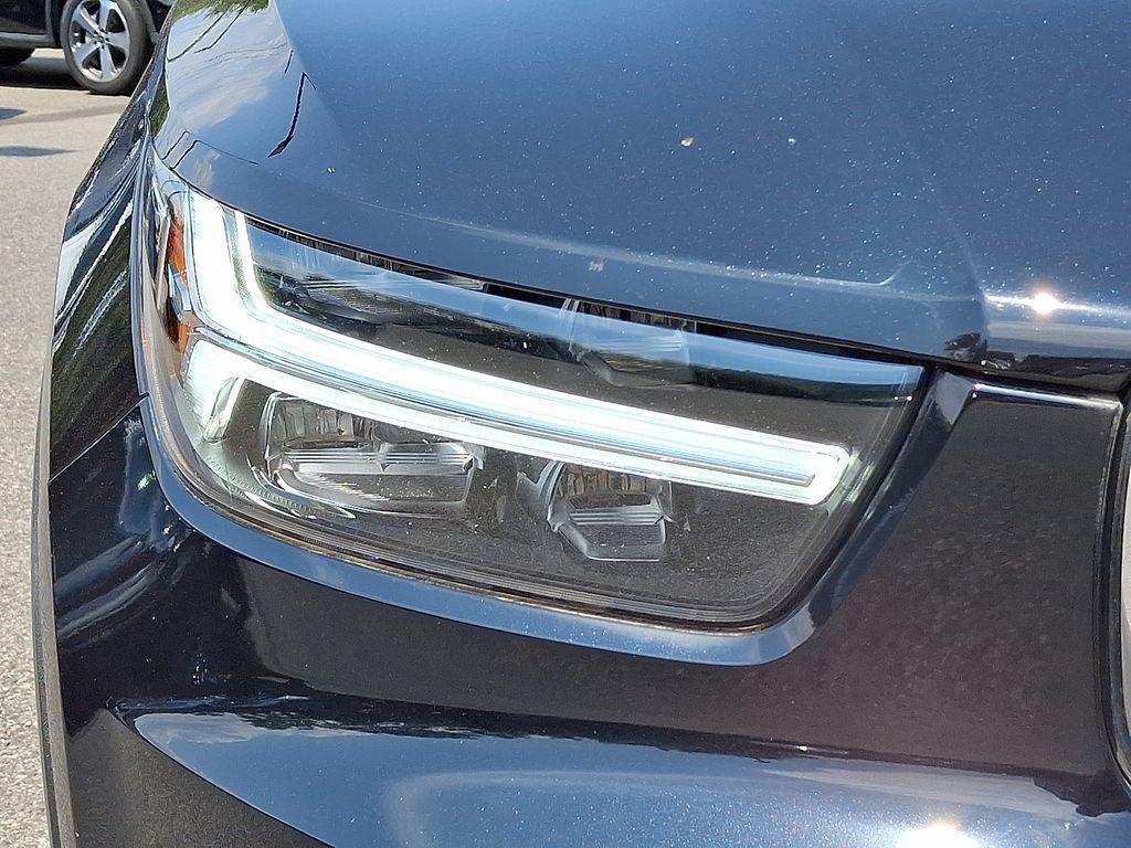 used 2020 Volvo XC40 car, priced at $23,500