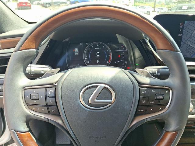 used 2022 Lexus ES 350 car, priced at $44,000