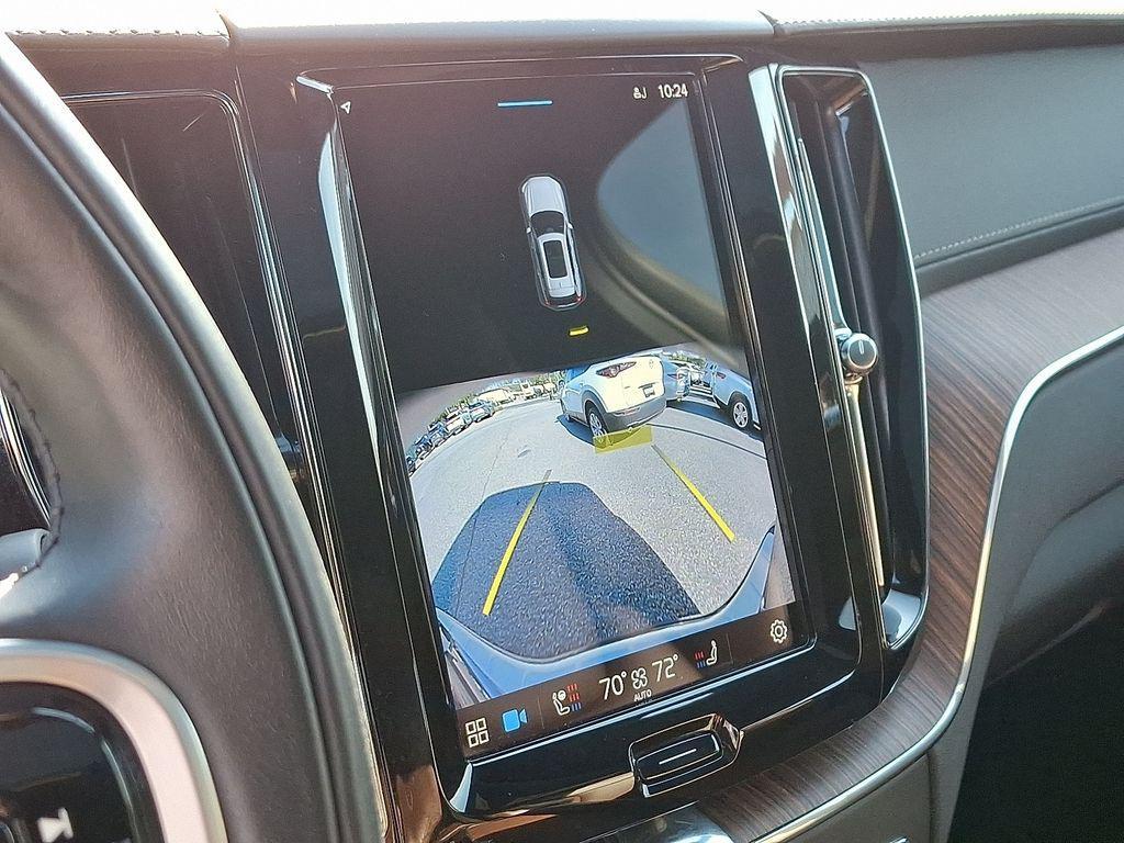 used 2022 Volvo XC60 car, priced at $37,000