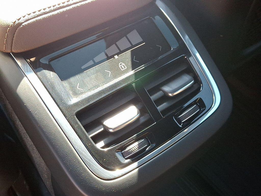 used 2022 Volvo XC60 car, priced at $37,000