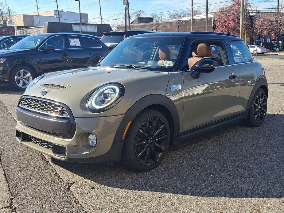 used 2019 MINI Hardtop car, priced at $18,500