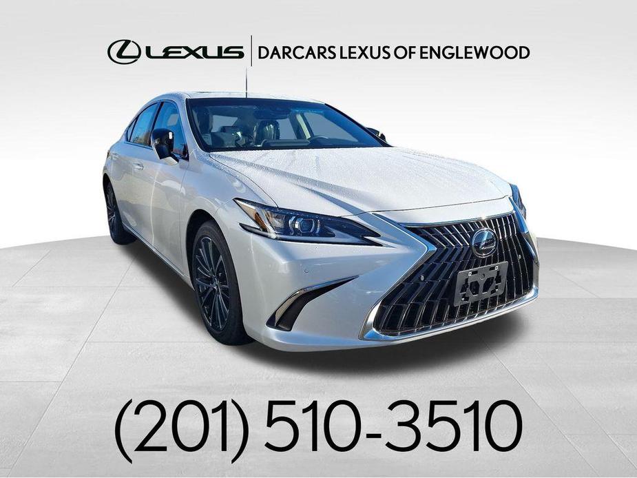 new 2025 Lexus ES 300h car, priced at $47,722