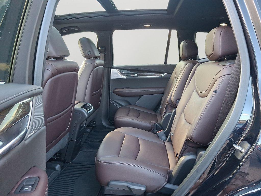 used 2022 Cadillac XT6 car, priced at $30,000