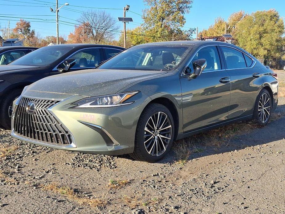 new 2025 Lexus ES 350 car, priced at $47,599