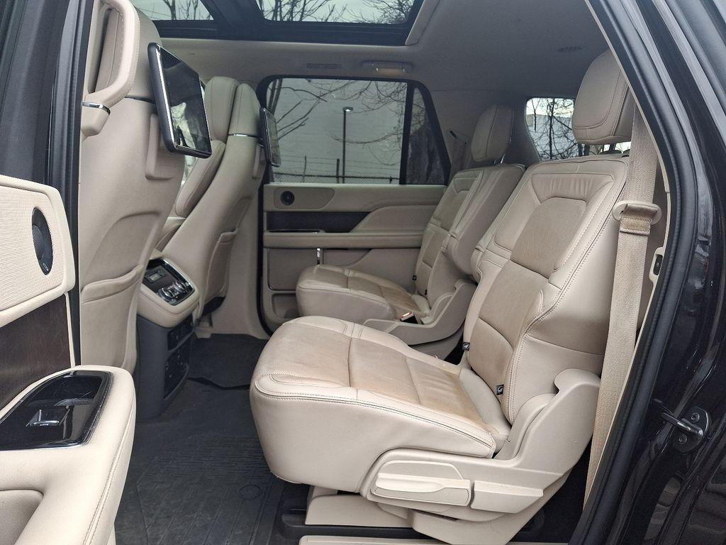 used 2019 Lincoln Navigator L car, priced at $39,500