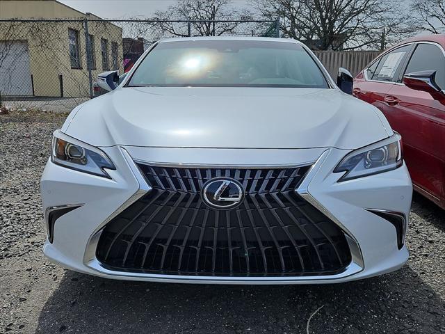 new 2025 Lexus ES 300h car, priced at $49,874