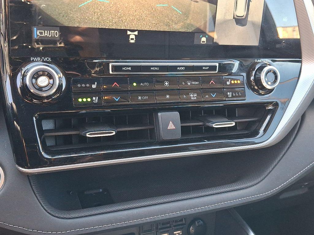 used 2021 Toyota Highlander car, priced at $35,500