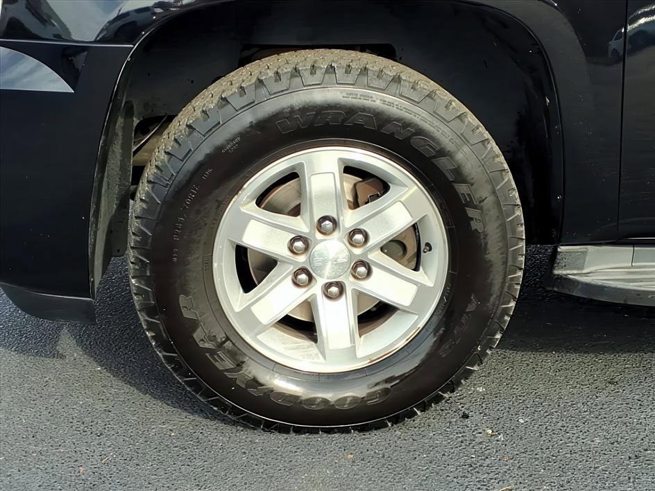 used 2012 GMC Yukon car, priced at $9,950