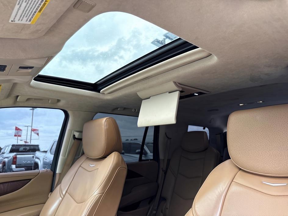 used 2016 Cadillac Escalade car, priced at $27,998