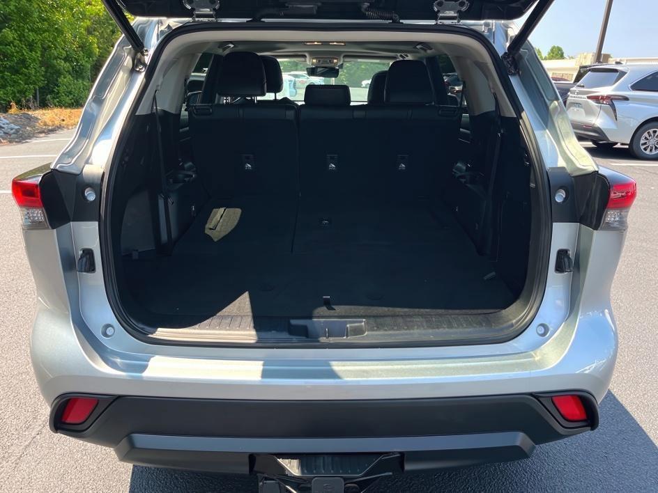 used 2021 Toyota Highlander Hybrid car, priced at $31,570