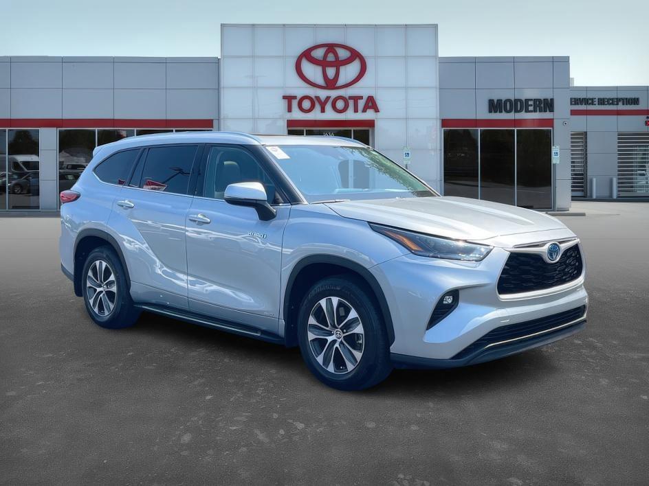 used 2021 Toyota Highlander Hybrid car, priced at $31,570