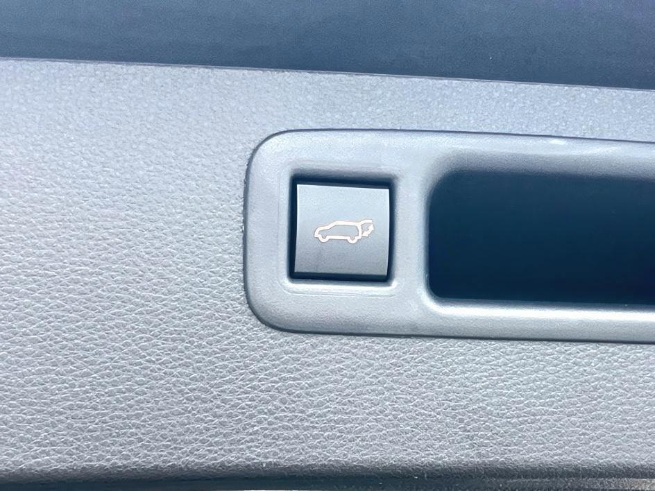 new 2025 Toyota Highlander car, priced at $53,776