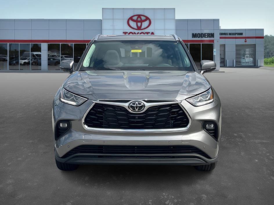 new 2025 Toyota Highlander car, priced at $53,776