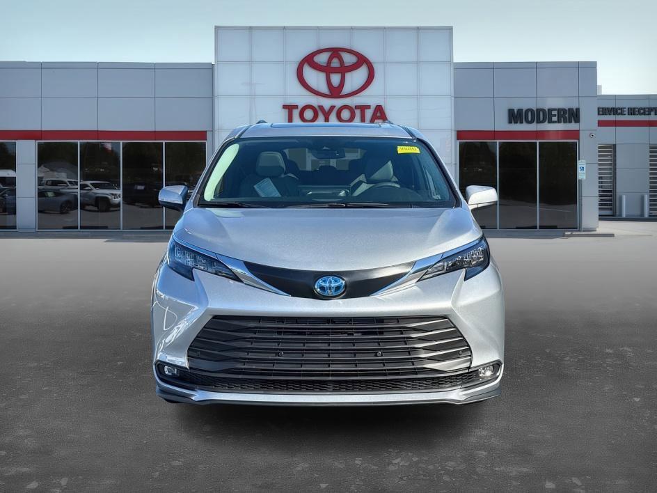 new 2025 Toyota Sienna car, priced at $45,292